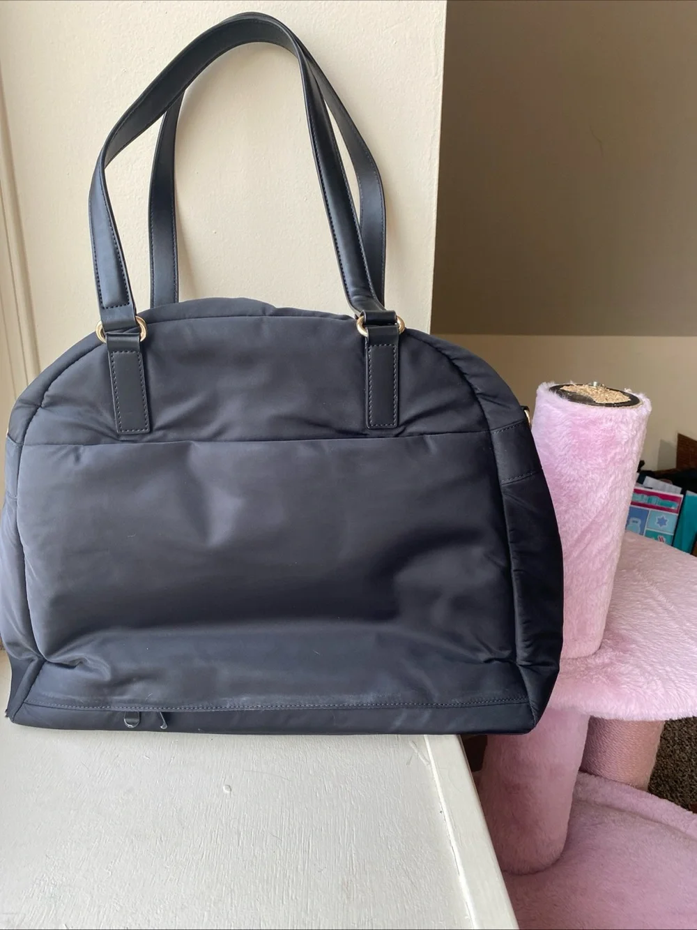 Lo & Sons spacious black